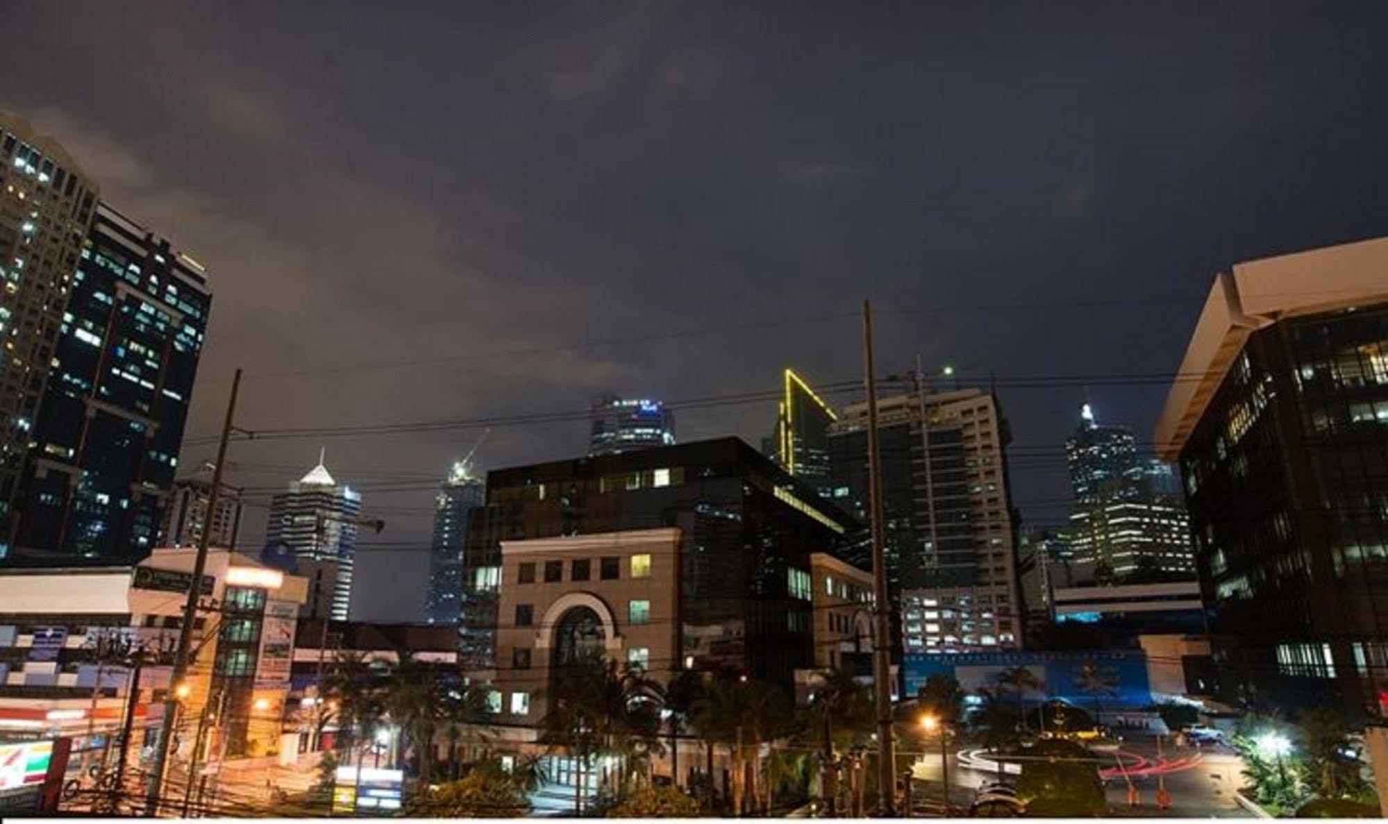 Amax Inn Makati Manila Exterior photo